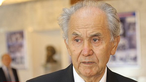 Депутат предложил создать программу развития промышленности и включить в список разработчиков  бывшего премьера Апаса Джумагулова &mdash; Tazabek