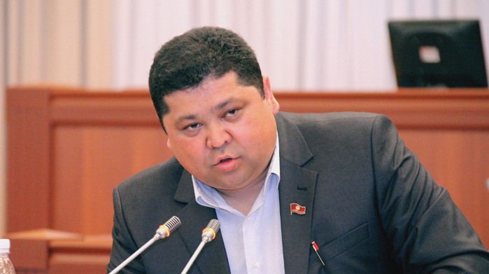 Депутат про задержание крупного объема контрабанды: Правда, что хотели поменять наименование товарного кода груза, который следовал из КНР через Казахстан? — Tazabek