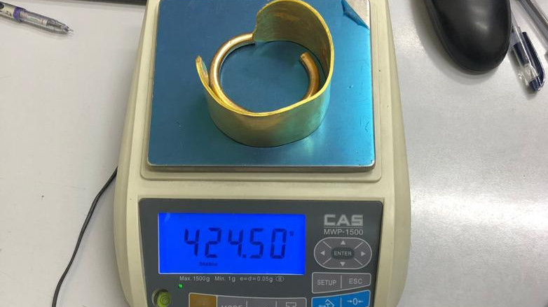 Сотрудники таможни выявили факт незаконного вывоза золотых изделий &mdash; Tazabek