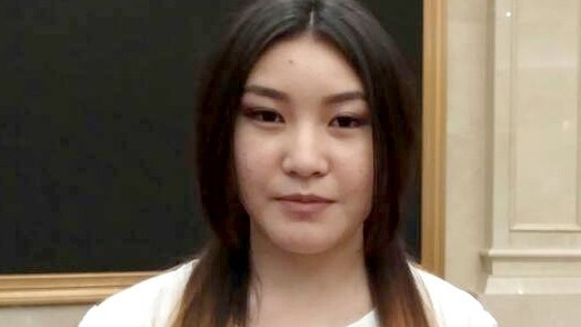 &laquo;Алтын сертификат&raquo; алган Алия Асангазиева жалпы республикалык тестирлөөгө кантип даярдануу керектигин айтты