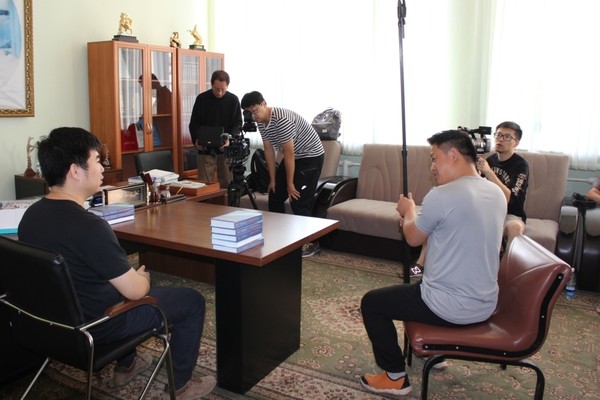 Кытайлар Чыңгыз Айтматов жөнүндө документалдык тасма тартат