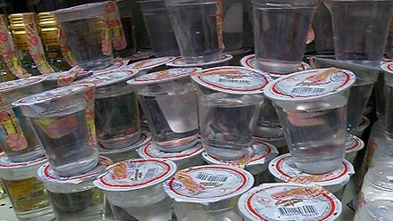 Депутат Н.Макеев поддержал продажу водки в 100-граммовых стаканчиках &mdash; Tazabek