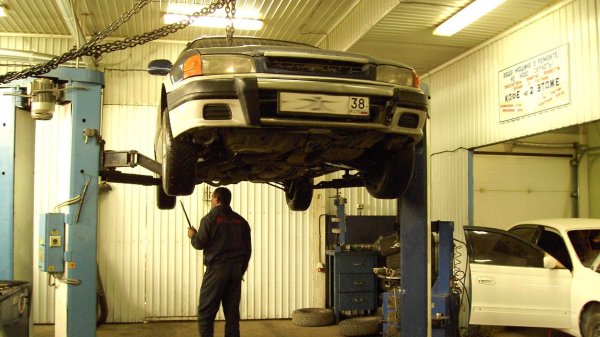 В 2015 году до вступления в ЕАЭС Кыргызстан получил 91 млн сомов от б/у автомобильных шин, в этом году &mdash; 4,6 млн сомов, - ГТС &mdash; Tazabek