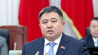 Сотовые компании делают деньги из воздуха, - депутат А.Эргешов &mdash; Tazabek