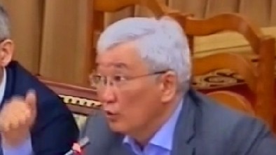 Глава Российско-Кыргызского фонда развития К.Кулматов сообщил, что в банках РФ  &laquo;нет ни тыйына фонда&raquo;, а депутат назвал работу РКФР военной и секретной &mdash; Tazabek