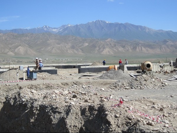 Либо султан умрет, либо осел подохнет, - депутат о затягивания вопроса о проведении аудита по использованию $37 млн на Верхненарынский каскад ГЭС &mdash; Tazabek