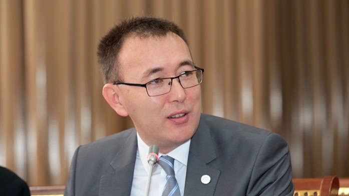 Глава НБКР Т.Абдыгулов попросил непрофильные ассоциации не давать оценку деятельности Нацбанка &mdash; Tazabek