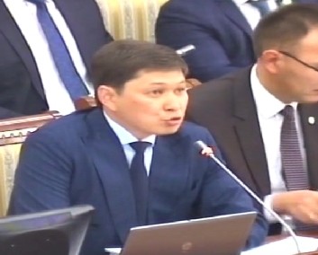 Я не бог и не могу говорить, придут или нет $37 млн от Liglass Trading, но соглашение с ними денонсируется в случае непоступления средств в течение 30 банковских дней, - С.Исаков &mdash; Tazabek