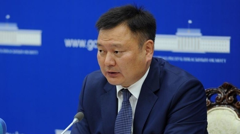 У правительства нет средств, чтобы расчищать карьер Кумтора, - вице-премьер Д.Зилалиев о разработке ледников &mdash; Tazabek