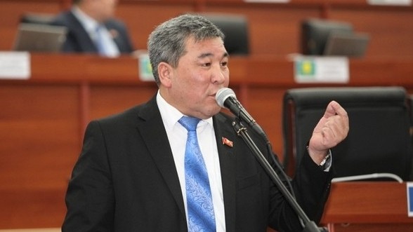 Депутат Р.Момбеков кандидату на пост главы НБКР Т.Абдыгулову: Вы баловень судьбы? Вы вновь и вновь возвращаетесь на круги своя &mdash; Tazabek