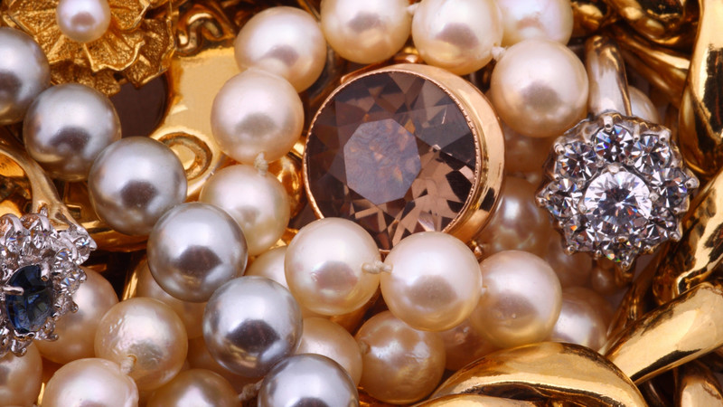 Правительство утвердило Положение о порядке опробования и клеймения ювелирных и
других бытовых изделий из драгоценных металлов в Кыргызстане &mdash; Tazabek