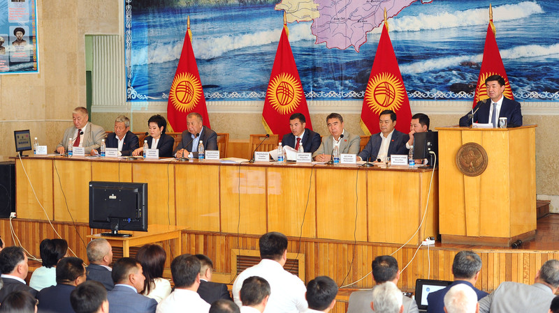 Главы местных органов власти не должны все время смотреть только в государственную казну, - премьер М.Абылгазиев &mdash; Tazabek