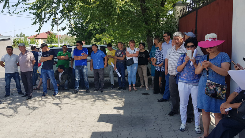 Около 200 работников &laquo;ТК Гео резерв&raquo; с 1 августа уволены с фабрики Ак-Тюз из-за отсутствия средств, - глава ЦК Горно-металлургического профсоюза Э.Таджибаев &mdash; Tazabek