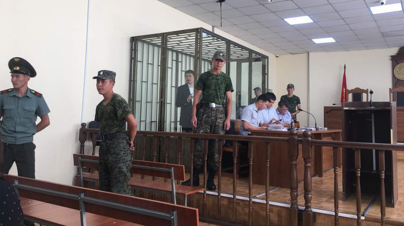 Бишкекский горсуд оставил Сапара Исакова под стражей до 5 октября &mdash; Tazabek