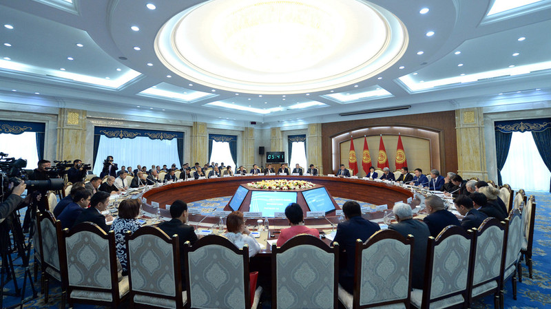 Список &mdash; Кто из бизнеса участвовал на встрече с президентом С.Жээнбековым? &mdash; Tazabek