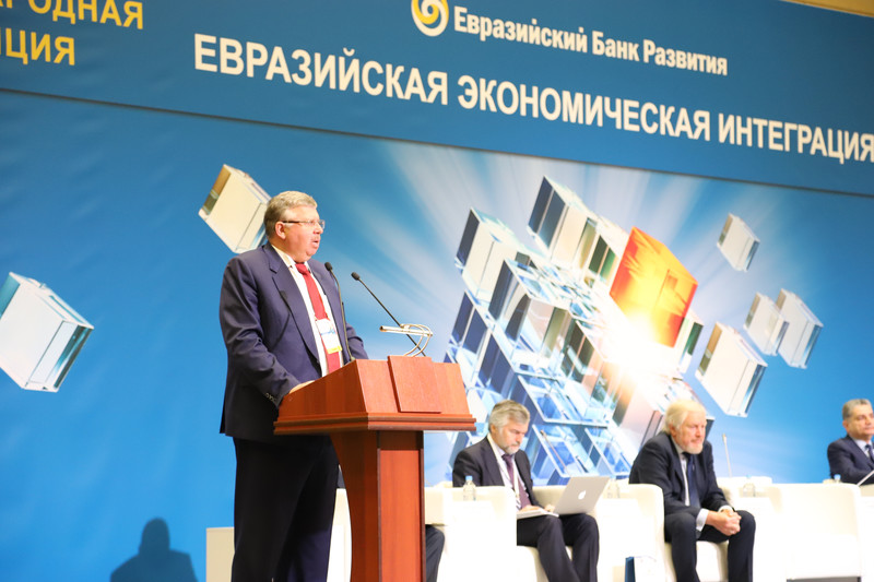 ЕАБР нужно сосредоточиться на проектах в Армении, Кыргызстане и Таджикистане, - глава ЕАБР А.Бельянинов &mdash; Tazabek
