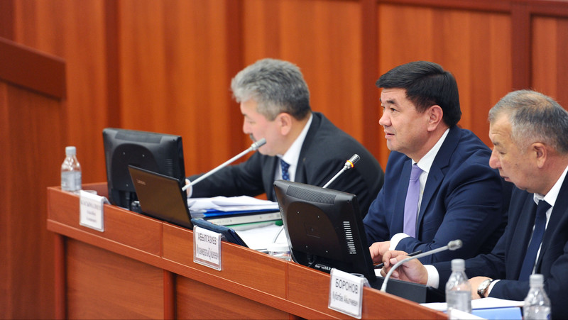 Для внутренних авиарейсов должна работать отдельная компания, - премьер &mdash; Tazabek