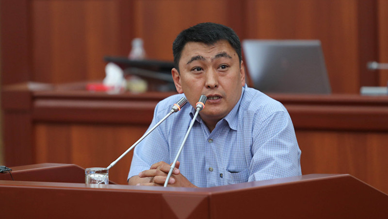 Дело по аварии на ТЭЦ: Судья Э.Каипов сделал замечание подсудимому Н.Омуркул уулу &mdash; Tazabek