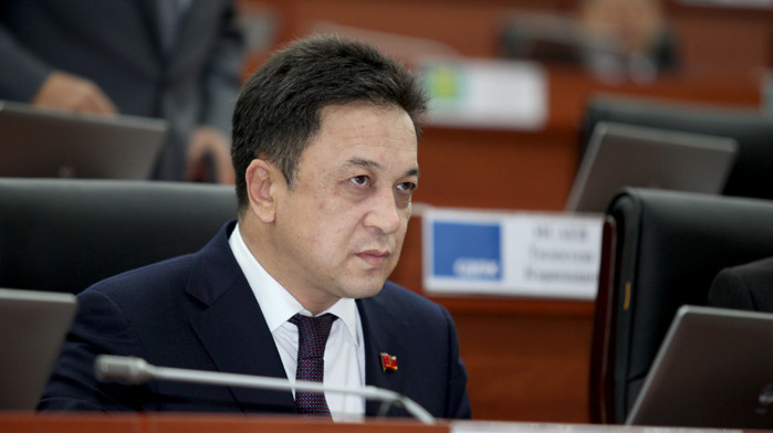 Депутат &mdash; замглавы ГНС: Вам же выгодно продлевать сроки внедрения счетов-фактур, ваших руководителей задерживают по делу НДС &mdash; Tazabek