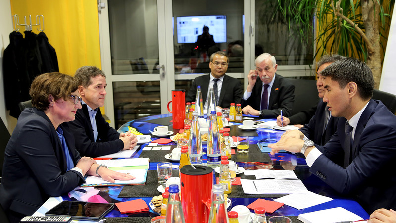 Глава МИД КР Ч.Айдарбекова обсудил с Союзом кооперативов Баварии возможность сотрудничества через реализацию совместных проектов &mdash; Tazabek