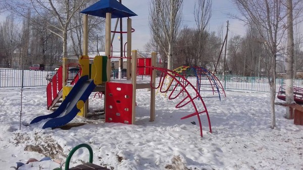Нарындагы бала бакчанын оюн аянтчасы керектүү жабдыктар менен камсыз болду