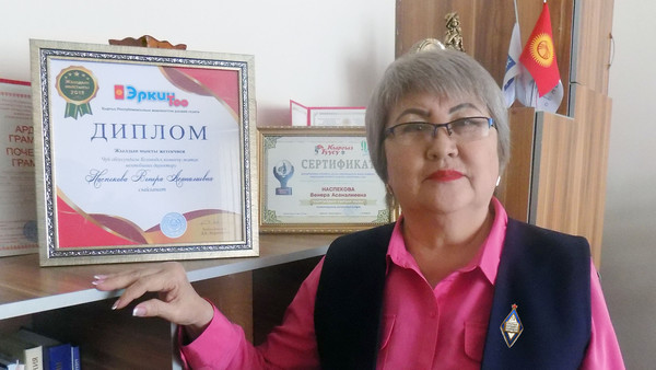 Беловодск айылындагы жатак мектептин өзгөчөлүктөрүн директору В.Наспекова айтып берди (сүрөт)