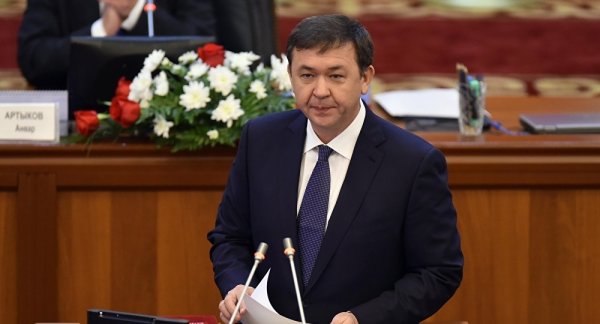 Депутат А.Арапбаев спросил у главы РФ-КР фонда К.Кулматова о зарплате сотрудников фонда-граждан России &mdash; Tazabek