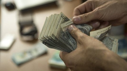 Среднемесячная заработная плата за полгода выросла до 14 тыс. сомов &mdash; Tazabek