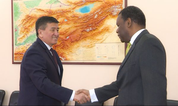 Премьер С.Жээнбеков встретился с представителями Всемирной продовольственной программы ООН &mdash; Tazabek