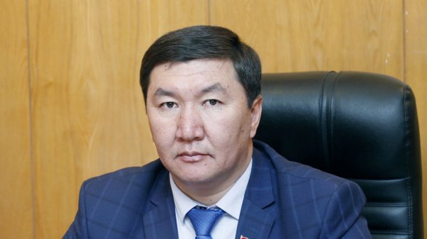 Депутат предлагает разрешить госучреждениям раз в год «при острой необходимости» закупать товары до 100 тыс. сомов без проведения тендера — Tazabek