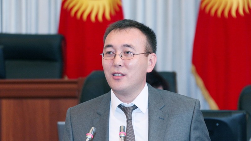 Жогорку Кенеш одобрил отчет НБКР за 2016 год, оставив ему право проводить закупки по своим правилам — Tazabek