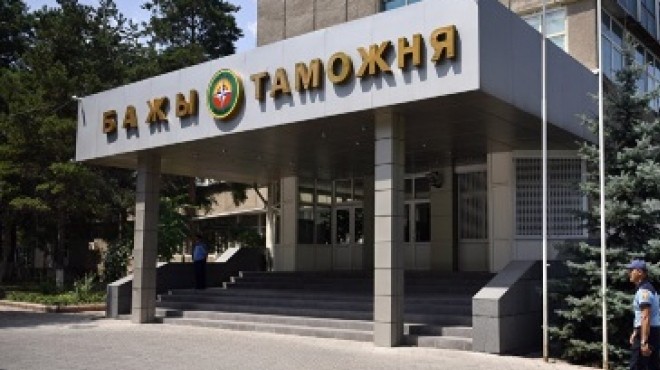 За 6 месяцев 2017 года ГТС конфисковала товары на 11,7 млн сомов &mdash; Tazabek