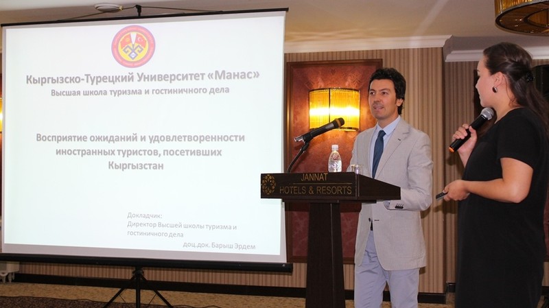 Опрос в аэропорту &laquo;Манас&raquo;: 72,2% иностранных туристов организовывают поездки в КР индивидуально и 27,8% берут турпакет &mdash; Tazabek