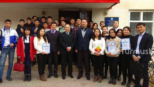 В Нарыне провели разъяснительные работы среди студентов о коррупции