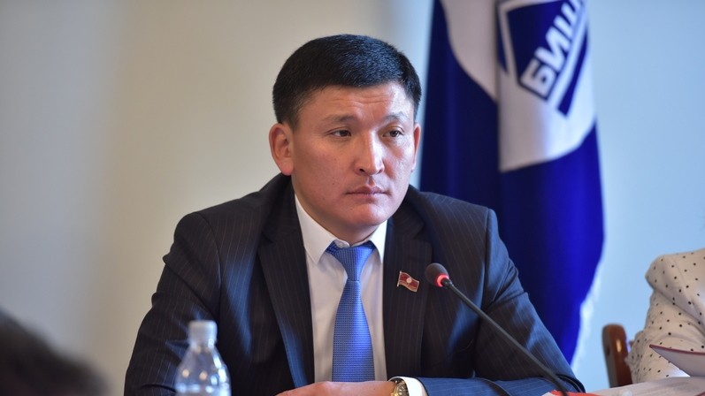 Депутат горкенеша предложил на уровне правительства решить вопрос с ввозом старых автомобилей из России — Tazabek