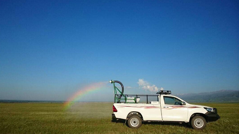 Специалисты Департамента химизации борются со вспышкой саранчовых вредителей, установив оборудование на Toyota Hilux &mdash; Tazabek