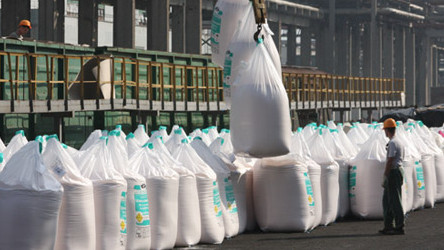 Депутат поинтересовался, почему поднялась стоимость минудобрений до 24 сома &mdash; Tazabek