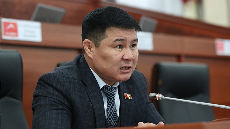 В Минсельхозе работают одни пенсионеры, - депутат &mdash; Tazabek