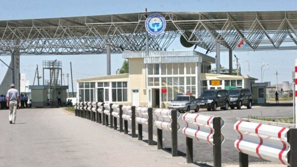 В правительстве рассказали о работе временных пунктов транспортного контроля и
учета товаров за 3 месяца &mdash; Tazabek