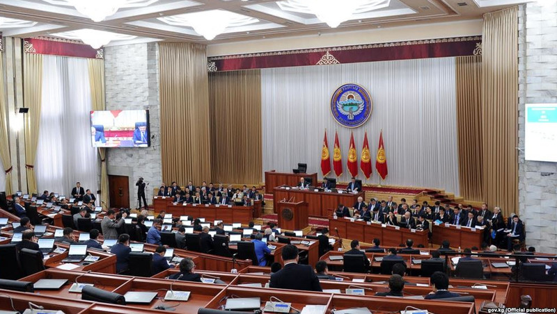 &laquo;Давайте, отдыхайте&raquo;, - истолковал депутат слова министра юстиции о проекте по ставкам госпошлины &mdash; Tazabek