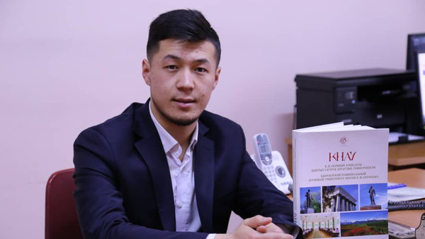 Студенттик күндөр: Активист Баястан уктап калганда бетин кооздоп, боёп салган тайпалаштарын унутпайт