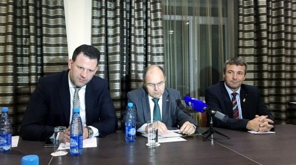 В Германии, как и в Кыргызстане, есть проблемы с возвратом фермерских кредитов, - министр ФРГ К.Шмидт &mdash; Tazabek