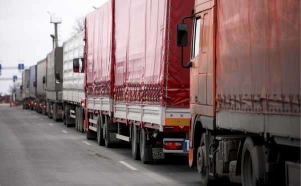 За 9 месяцев автоперевозчики КР перевезли свыше 636 тыс. тонн груза, - Минтранс &mdash; Tazabek