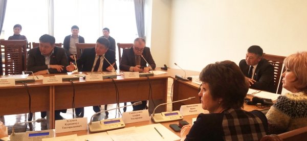 Глава ГРС Т.Сарпашев просит депутатов не переводить расследование о приватизации имущества Бакиевых в политическую плоскость &mdash; Tazabek