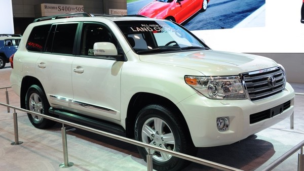 Таможня передает Управделами президента и правительства Toyota Land Cruiser 2013 года выпуска &mdash; Tazabek