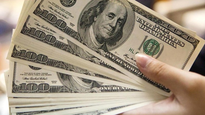 «Курс валют»: Доллар продается по 68,53 сома (график) — Tazabek
