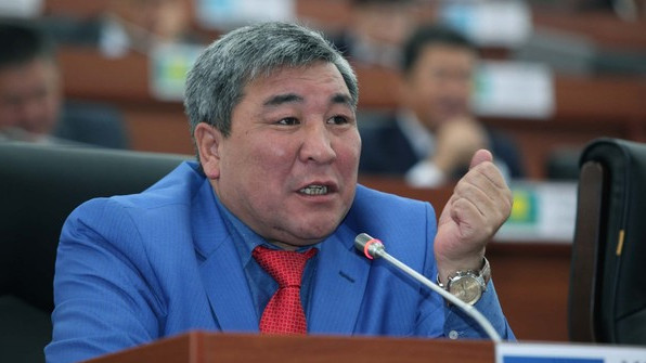 Депутат: Почему сняли глав ГТС К.Кулматова и ГНС О.Абдыкаимова? За крупные сборы? Я же говорил, правительство &laquo;кинет&raquo; &mdash; Tazabek