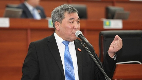 Из 9 следователей Управления ГСБЭП по Жалал-Абадской области 6 ушли, сказав, что не справятся с таким количеством дел, - депутат &mdash; Tazabek