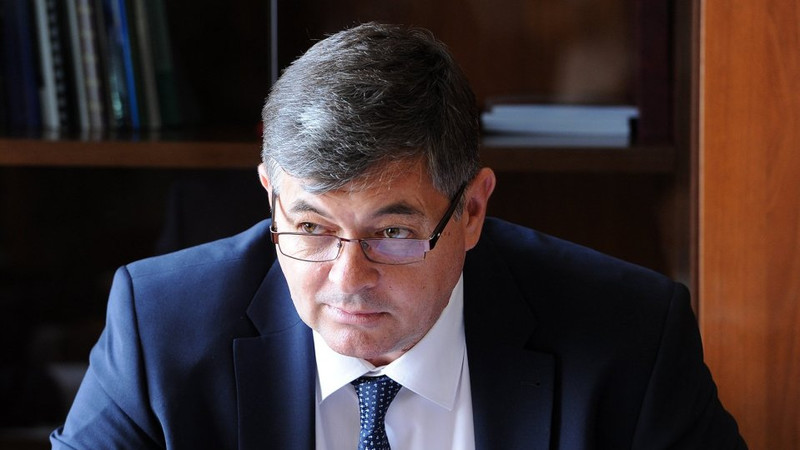 Депутат предложил министру экономики О.Панкратову надеть шляпу и пройтись по рынку &mdash; Tazabek