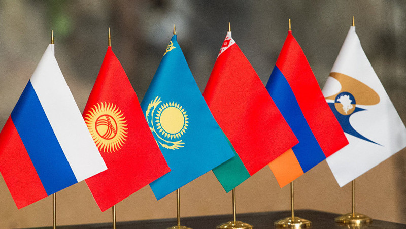 Правительство поручило профильным ведомствам отвести земли под  пункты транспортного контроля и учета товаров на кыргызско-казахстанском участке госграницы &mdash; Tazabek